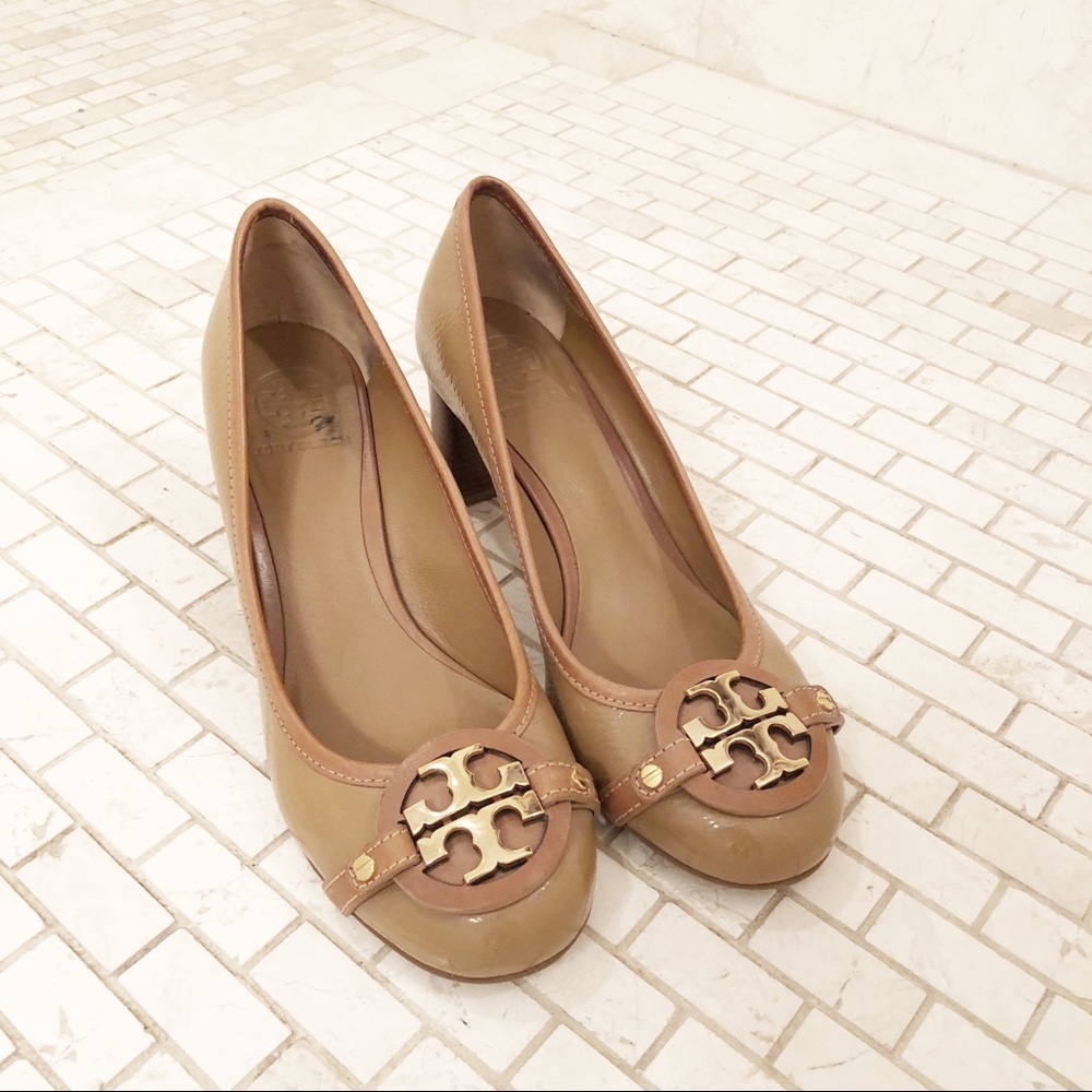Tory Burch women’s nude/tan pumps size 9